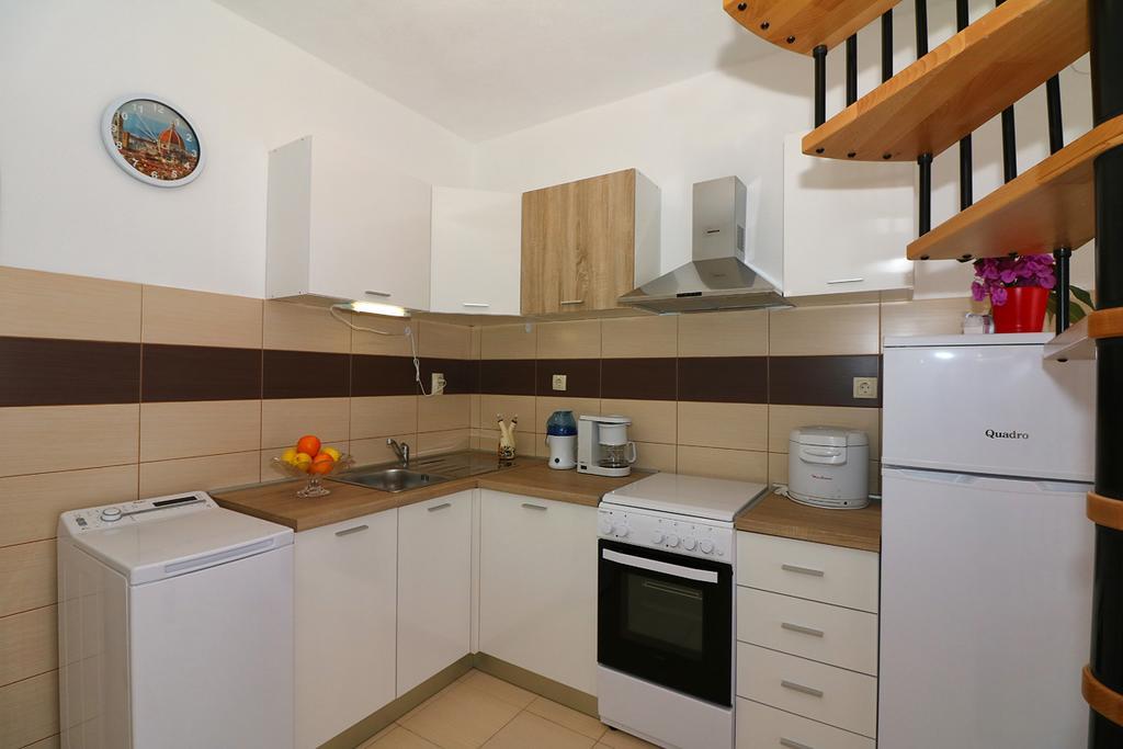 Apartment Antonio Jezera Buitenkant foto