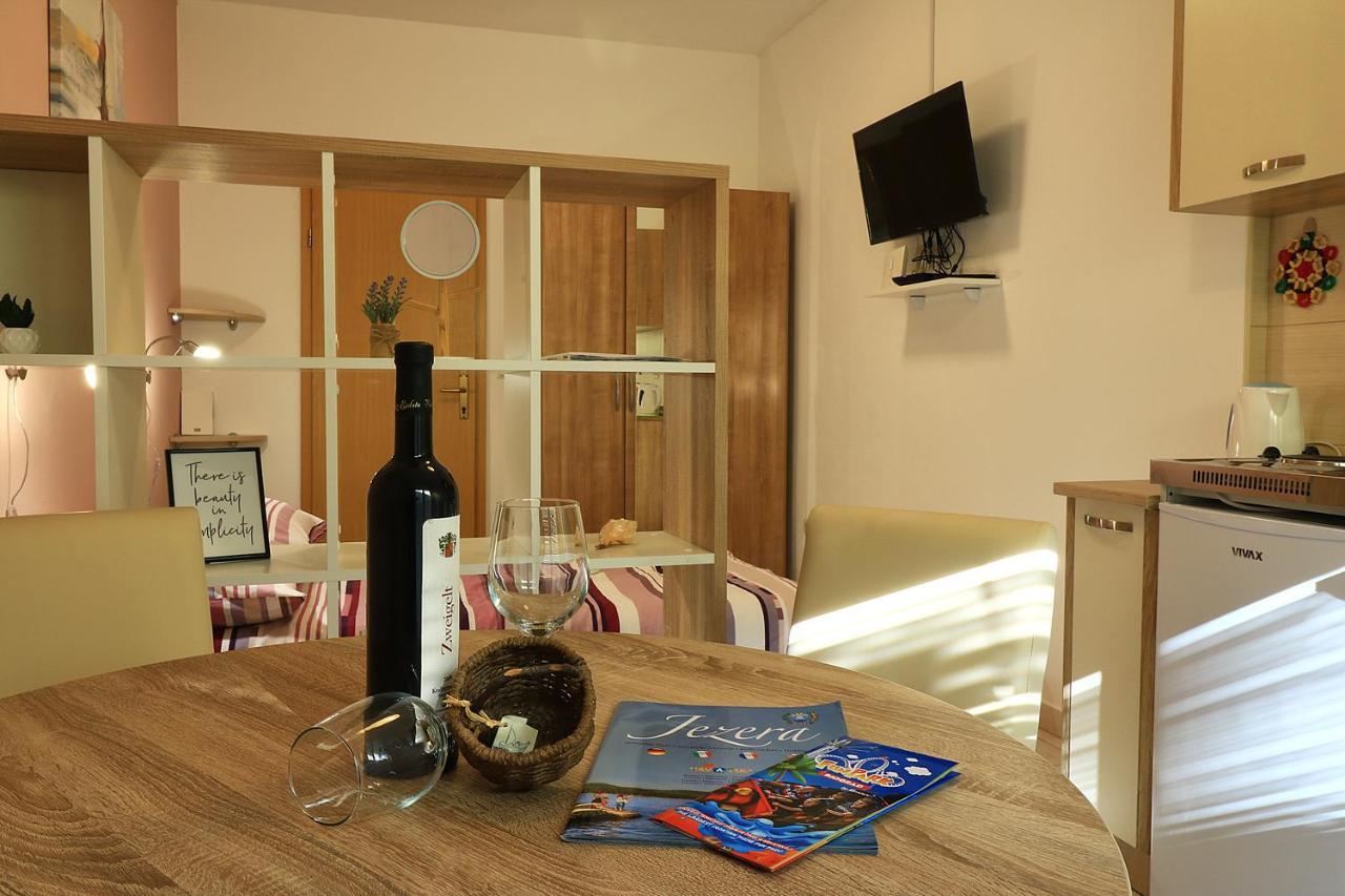 Apartment Antonio Jezera Buitenkant foto